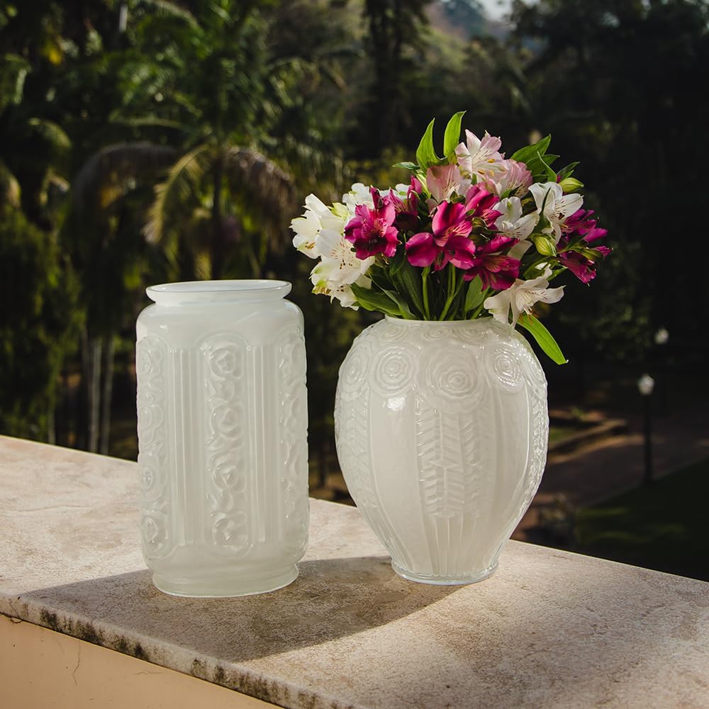 Cá d'Oro White Glass Vase Vintage Aesthetics Hand Blown Murano-Style Art Glass