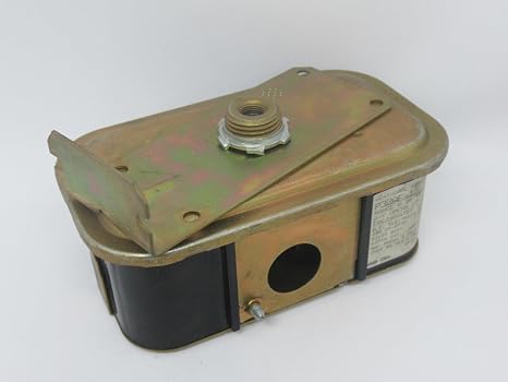 JOHNSON CONTROLS P32AF-1 .05/5" WC, Differential Pressure Switch, L Bracket, SPDT