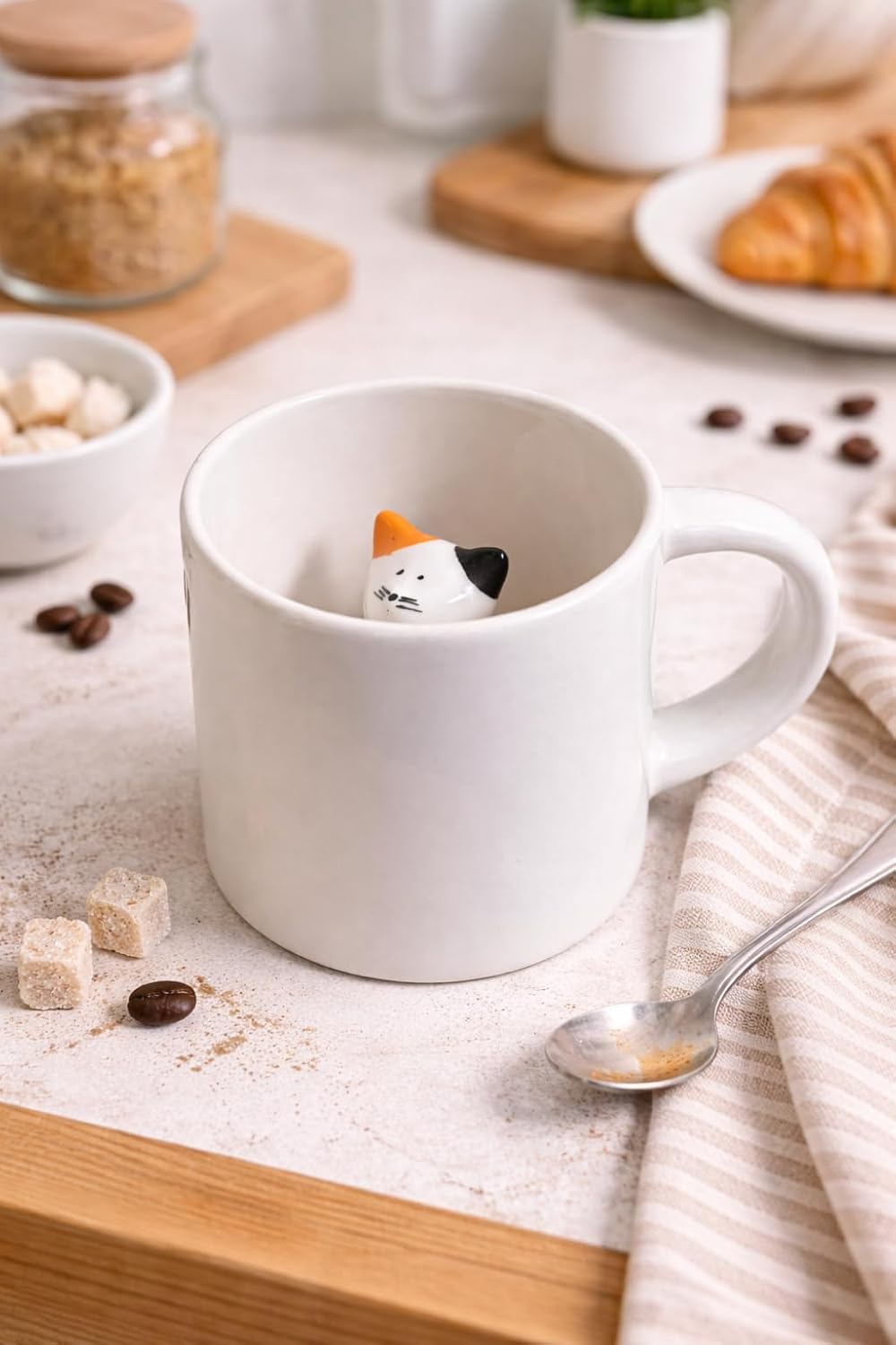 ARVALE Sürpriz Kedi Figürlü Seramik Kahve Kupası – Gizli Tasarım Mug Bardak