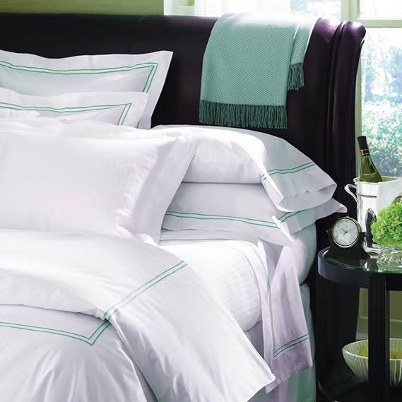 Grande Hotel by Sferra - Pair of Standard Pillowcase 22x32 (White/Navy)