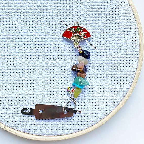 DPXWCCH Fan Needle Minder for Cross Stitch, Magnetic Needle Nanny with Needle Threader DIY Crystals Pendant Decor for Sewing Tools & Accessory (Red)