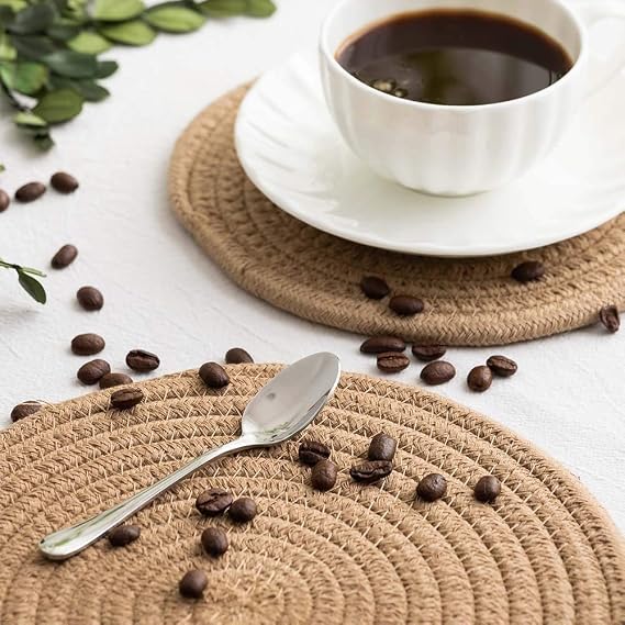 Jute Woven Placemats, Set of 4 Round Braided Tablemats Natural Jute Rope Large Plate Chargers Handmade Woven Placemats Heat Resistant Non-Slip Potholder for Dining Table (13.8 inch)