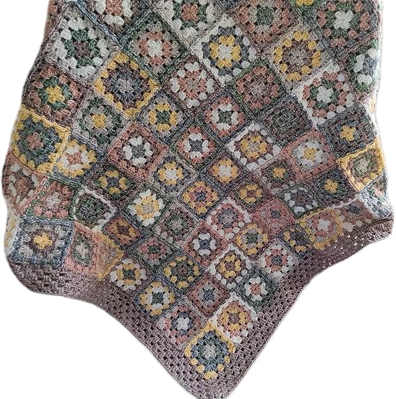Crochet Blanket Kit for Beginners Granny Square Pattern with Step-by-Step Video Tutorial, Learn How to Crochet for Adults Kids, Garden Tablecloth, Great Gift for Crochet Lovers, 105 * 80cm