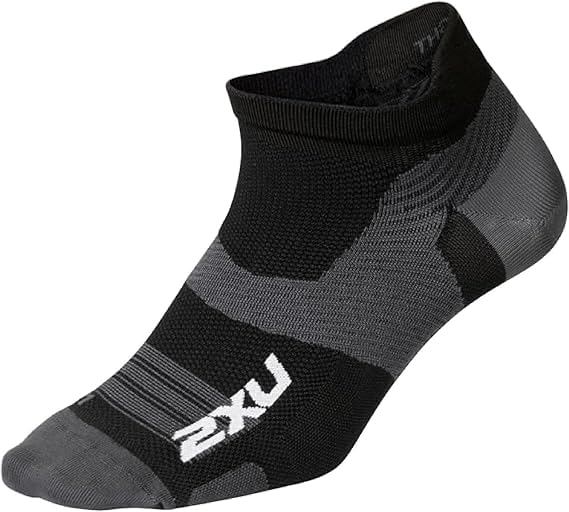 2XU Unisex Vectr Ultralight No Show Compression Socks - Provides Advanced Support for Running - Black/Titanium - Size Large (US Men's Size 10-12.5, Women's Size 11-14)