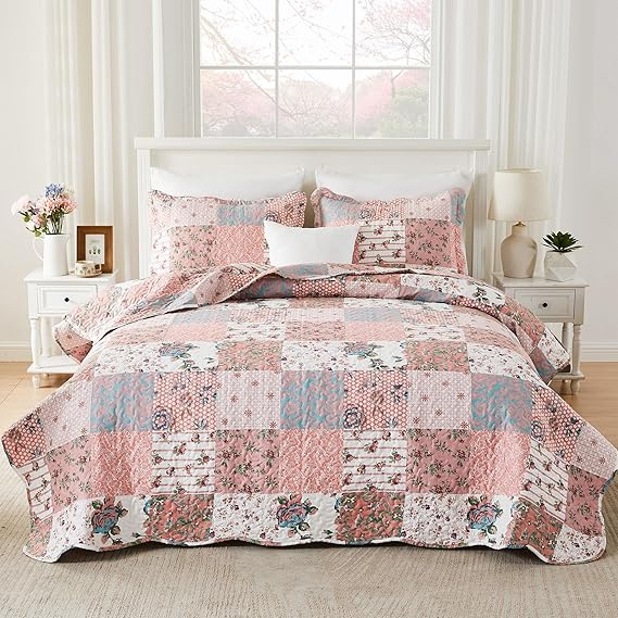 Qucover Quilted Bedspread King Size Bed Cover, Pink Floral Patchwork Quilts
